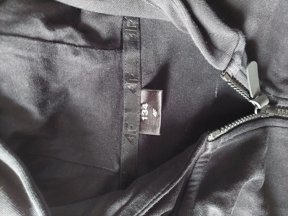 Dres  rozm 134  używany