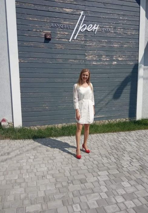 Плаття жіноче кольору айворі розмір S