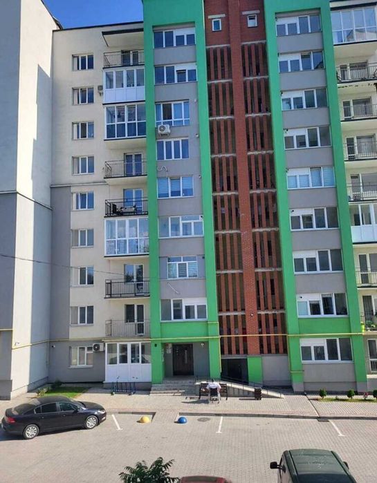 3 кім на Яреми в зданому будинку