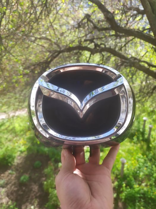 Эмблема Mazda На сетку радиатора