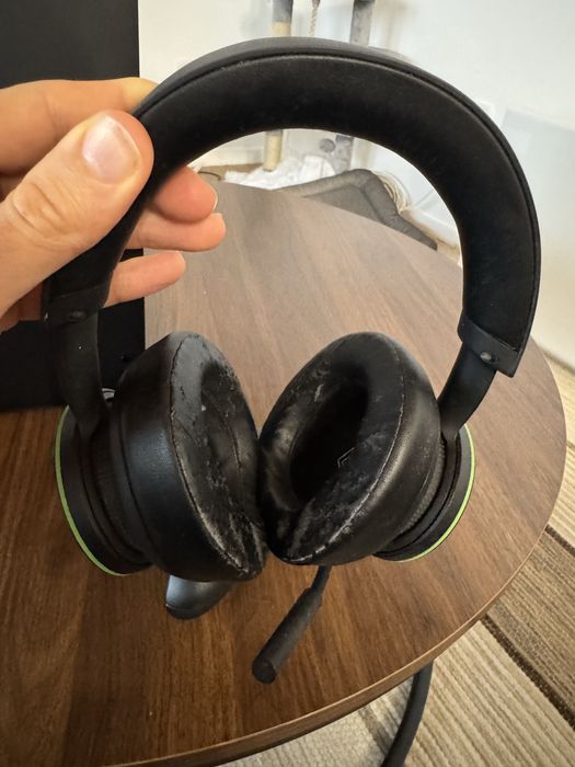 Xbox Series X 1TB – em bom estado+ Comando Original+ headphones