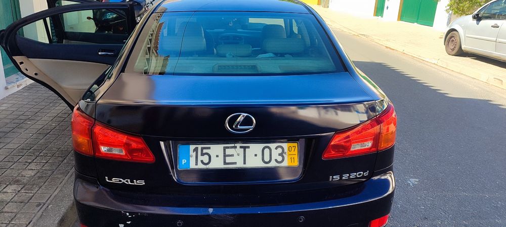 Lexus is 220d vendo