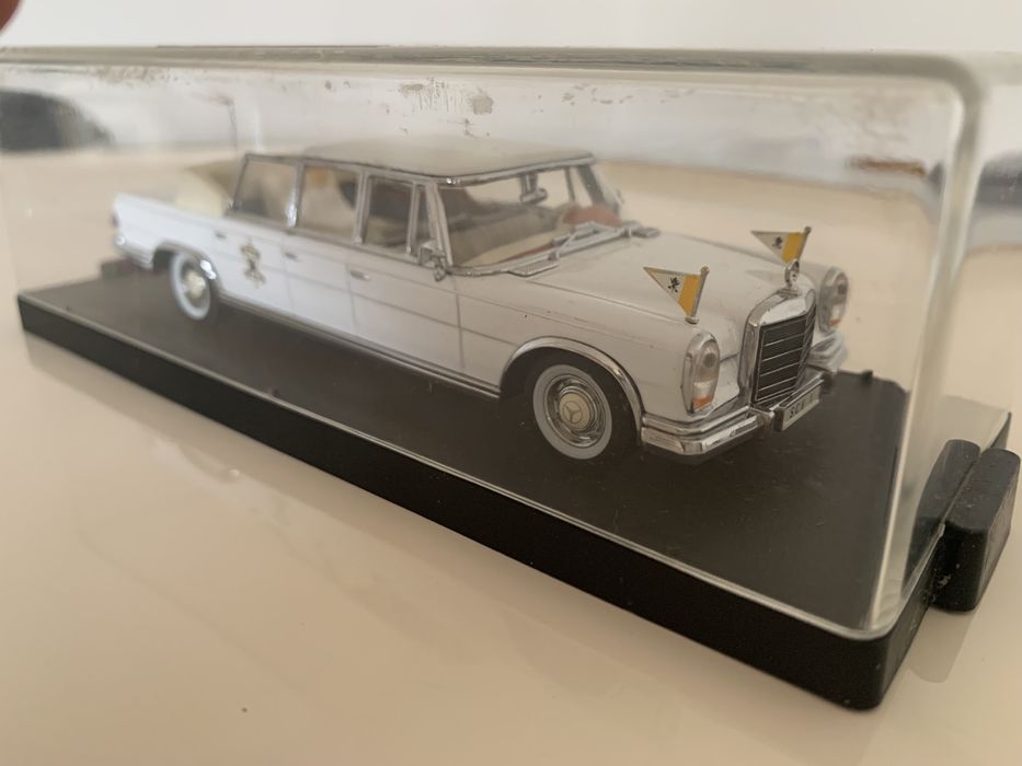 Pope Mercedes Limousine 2 generations  1/43