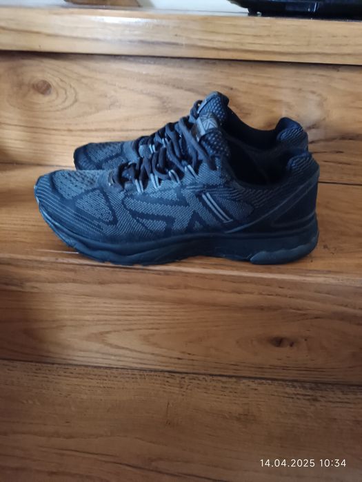 Тренінгові кросівки