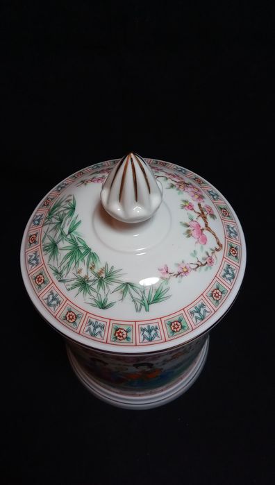 Pote antigo em porcelana da porart