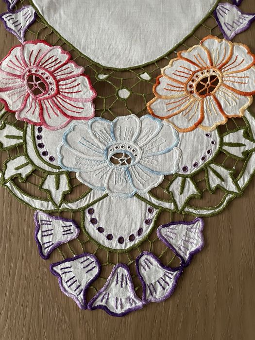 bieżnik haftowany serweta