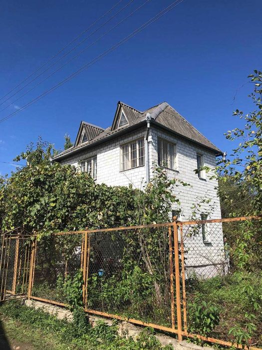 Продаж дачного будинку в Клузеві
