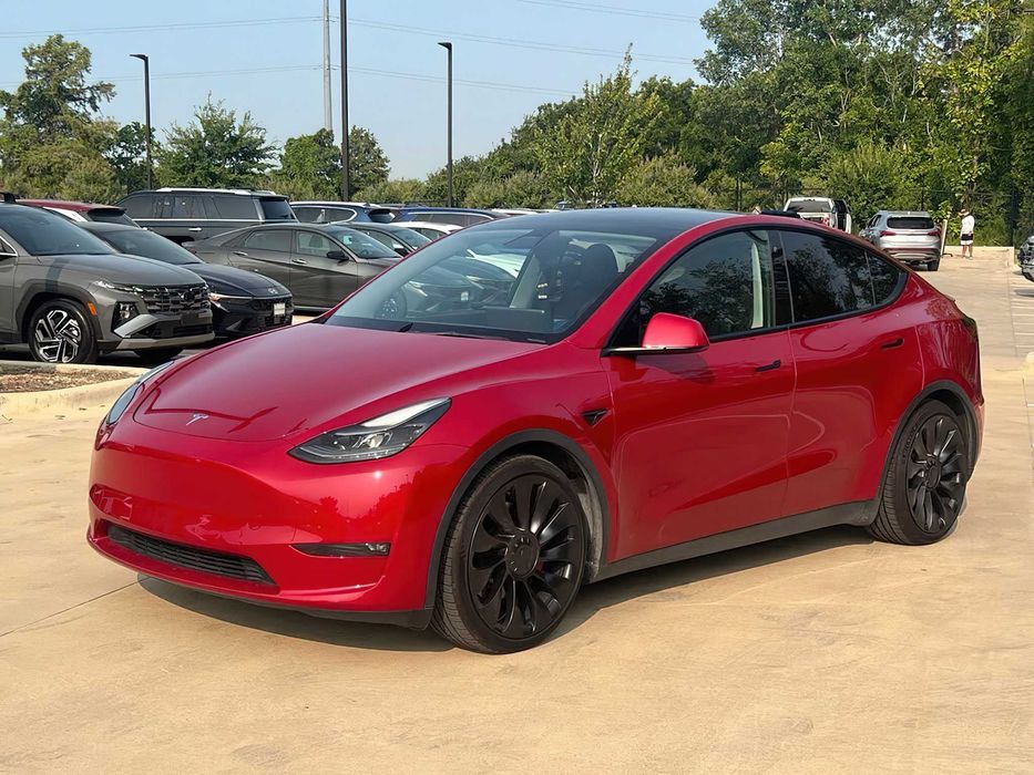 Tesla Model Y      2021