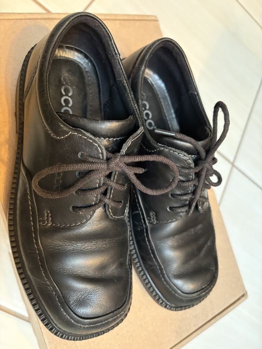 Buty chłopięce ECCO  r. 33  skórzane, wizytowe, czarne