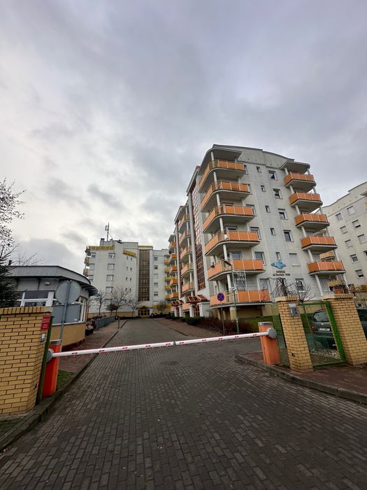 Osiedle 6 Planet w nowym budow. ogrodz.teren 2 p,IIp, duży balkon i garaż.