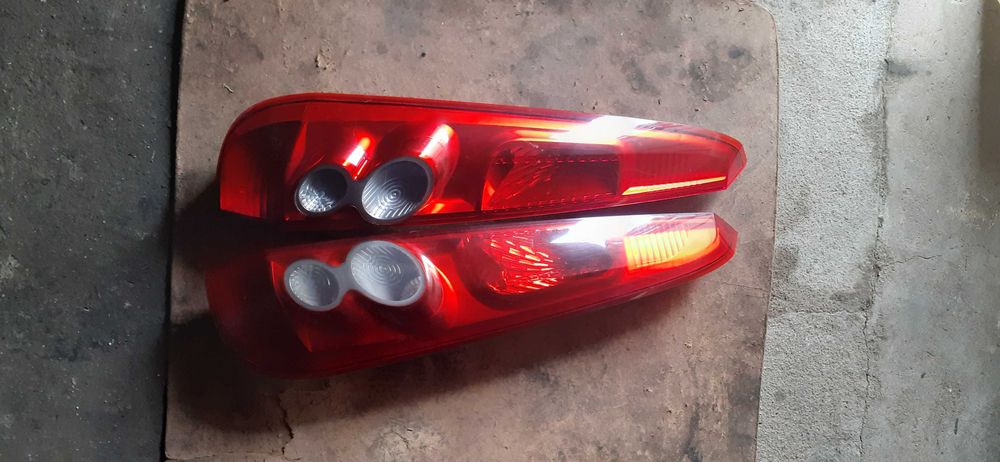 Vendo Farolins para ford fiesta