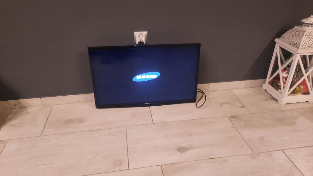 Samsung 28 cali UE28J4100AW