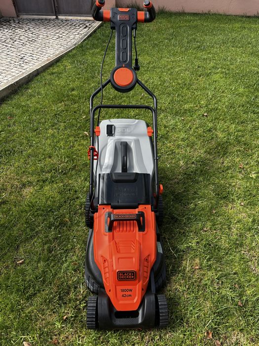 Corta Relvas Black Decker