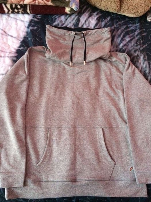 Нова жіноча кофта