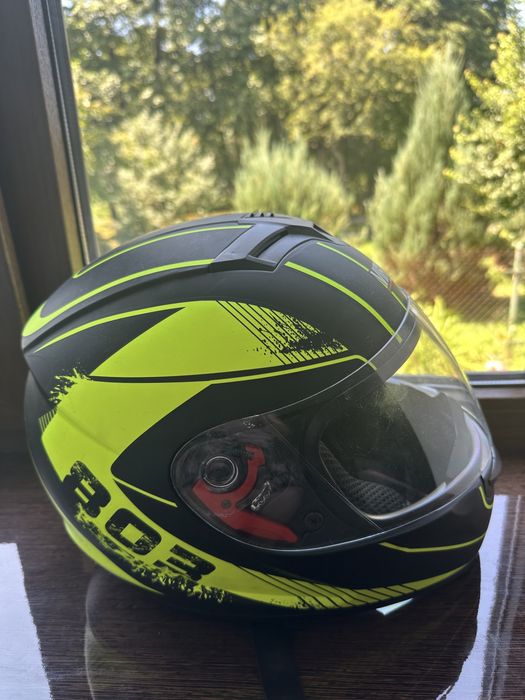 Продам мотошлем.