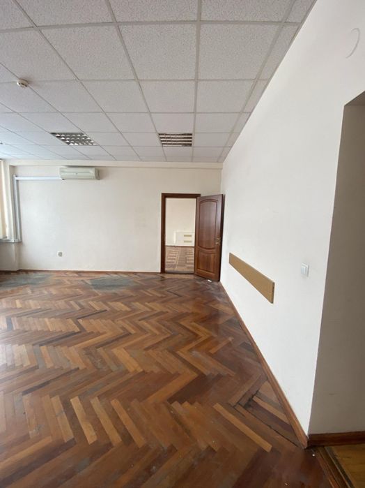 Оренда офісу на вул. Євгенія Сверстюка,23 на 66,7 м²