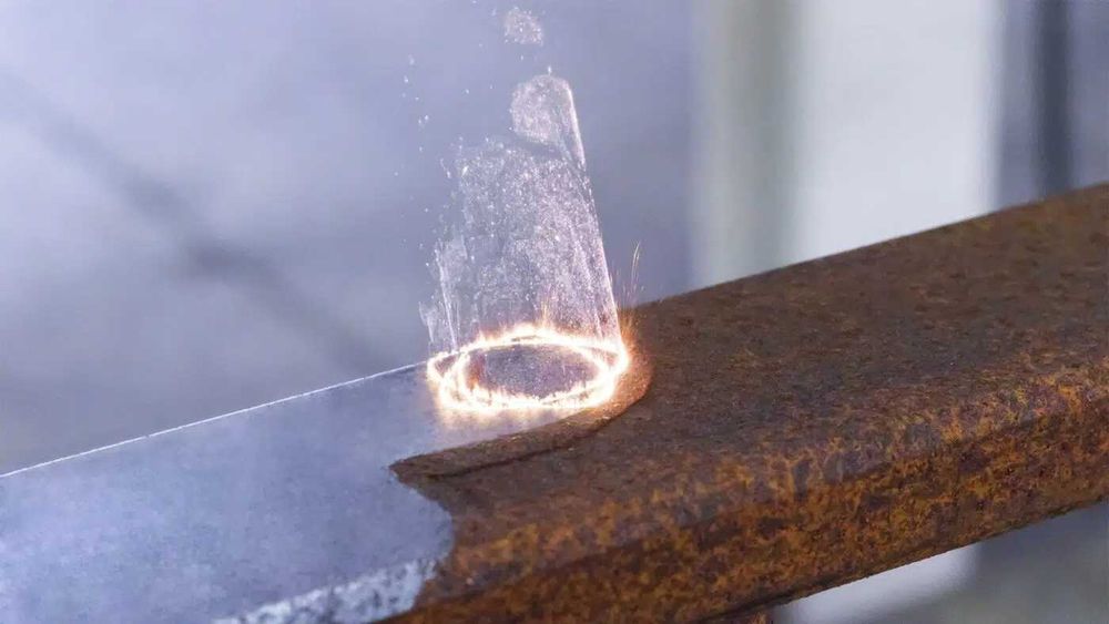 Czyszczenie laserowe / Laser pulsacyjny / Laser czyszczący / Wynajem