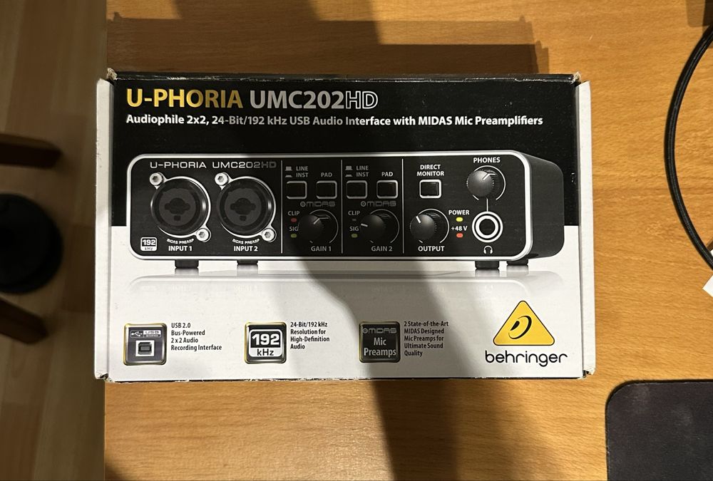Behringer U-Phoria UMC202hd