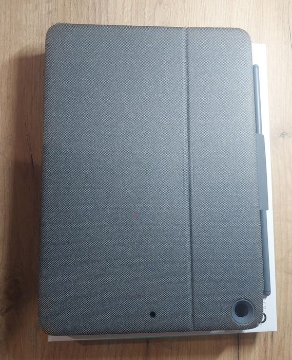 Logitech Combo Touch iPad 7/8/9 gen | Gładzik | Podświetlenie | IDEALN