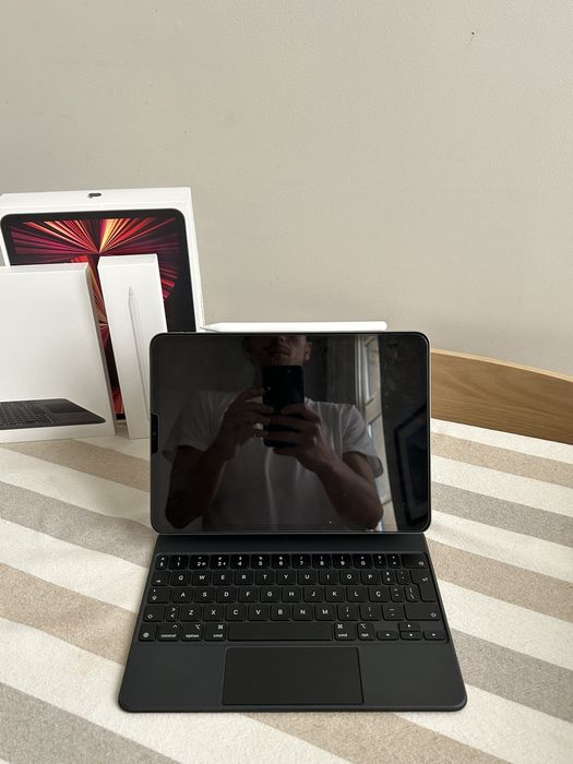 iPad Pro 11 " 256 gb M1 + Magic Keyboard + Pencil 2nd gen