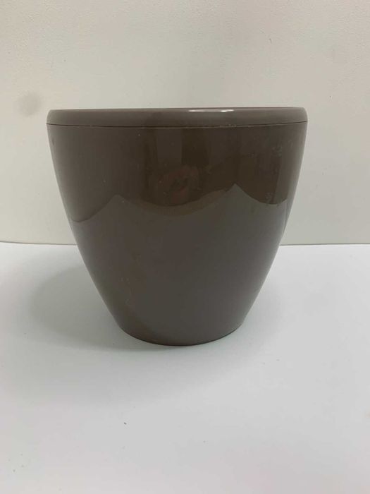 Горщики для квітів великі та малі