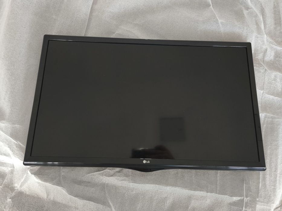 TV Monitor LG 24” HD