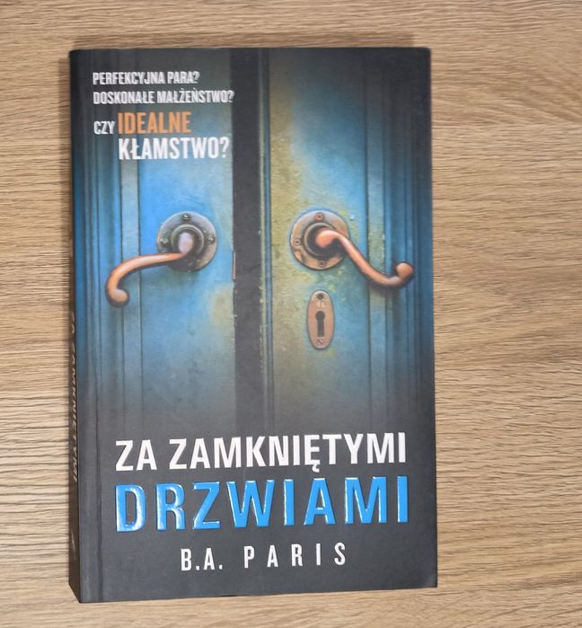 Książka "Za zamkniętymi drzwiami"