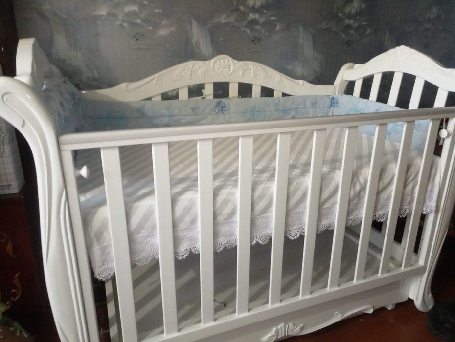 Дитяче ліжечко преміум-вигляду