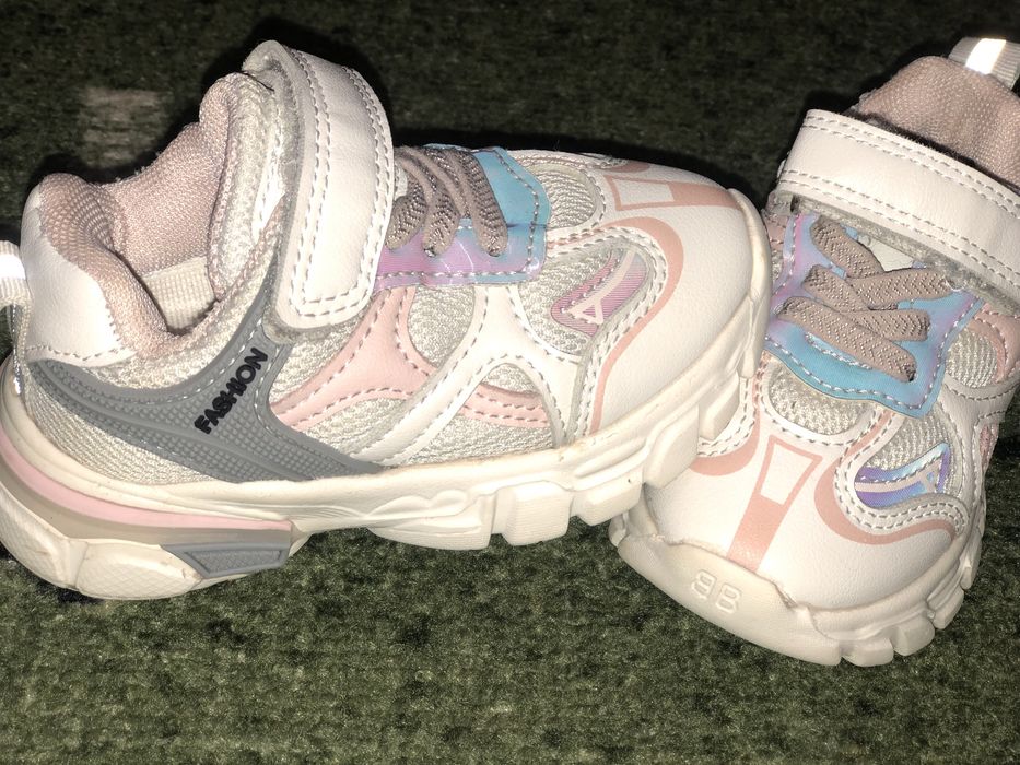 Кросівки для дівчинки 21 розмір