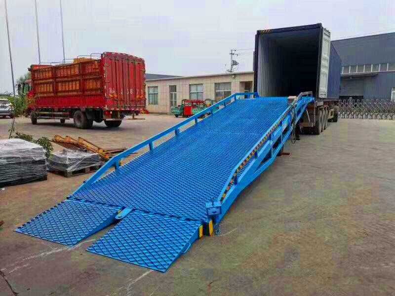 WYNAJEM rampa mobilna załadunkowa do tirów naczep kontenerów doków