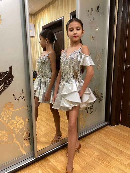 Пошиття бальних суконь