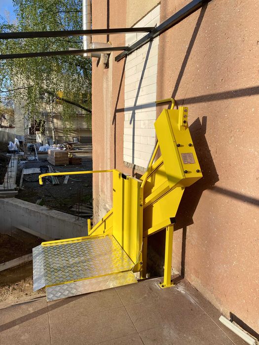 Наклонный подъемник для инвалидов