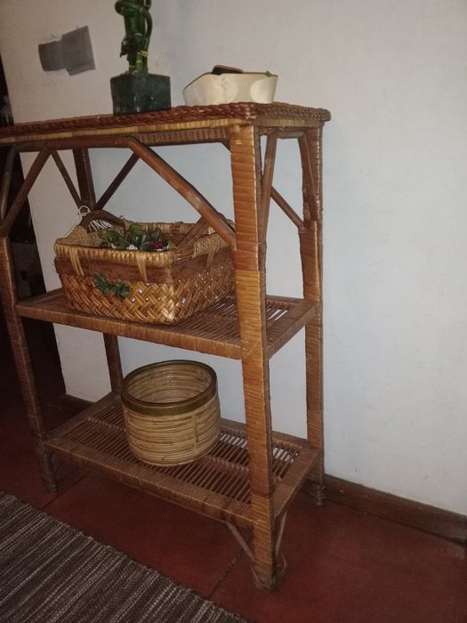 Móvel de palha para entrada