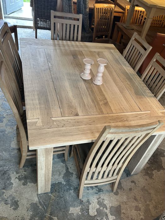 Stół drewniany dębowy w stylu framhouse