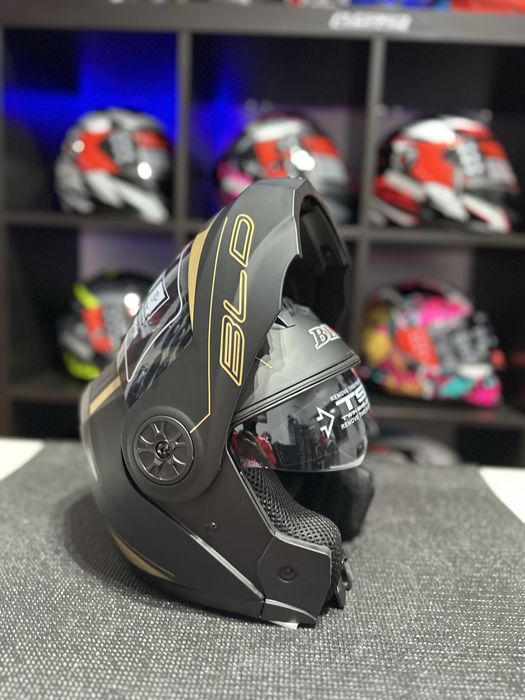 Capacete modular novo preto/dourado só 65€! Helmet new