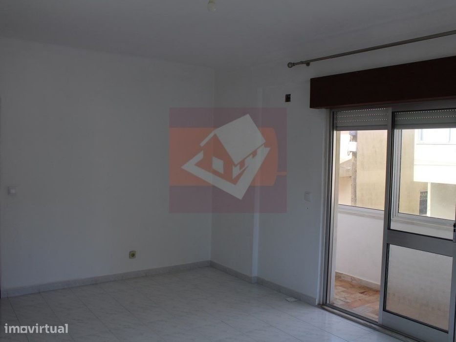 Apartamento T2 para arrendamento em Caneças