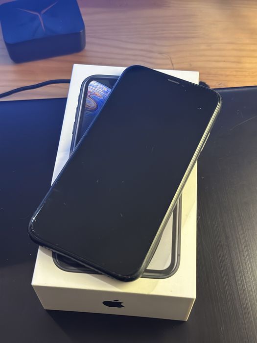 iPhone XR 64GB – Desbloqueado – Bom estado