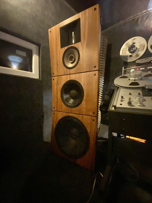 Kolumny open baffle High-End w czystej postaci, Unikat