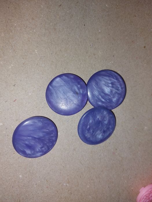 Пуговицы. Разных размеров