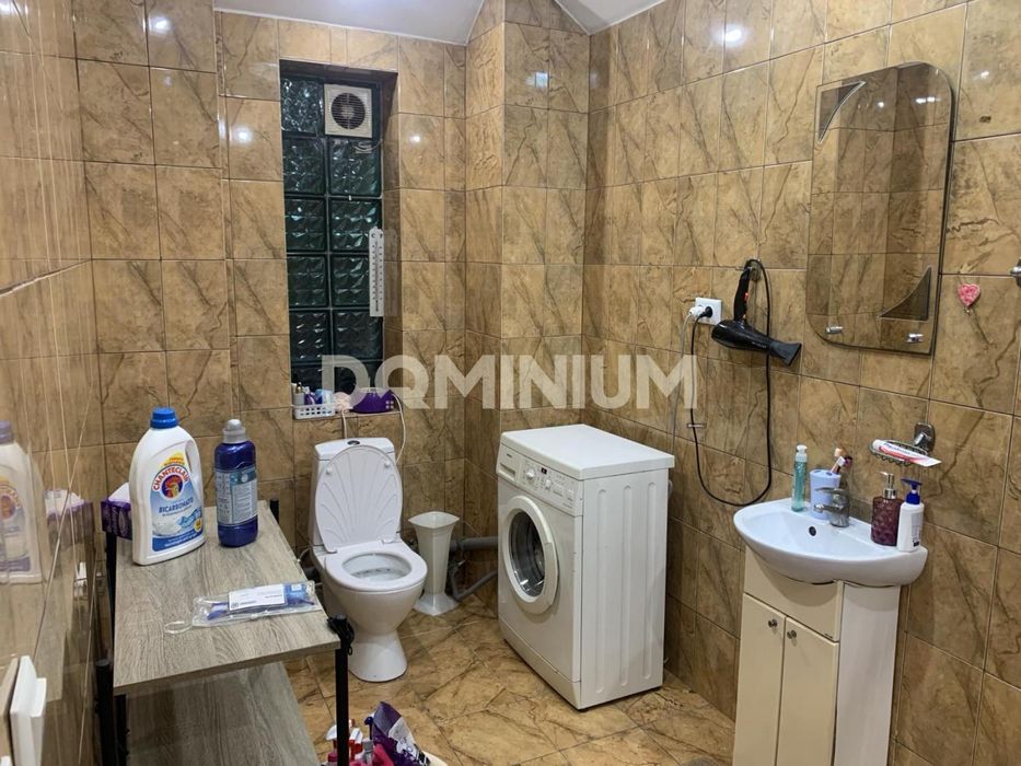 Комфортний будинок для життя і бізнесу у Виноградові