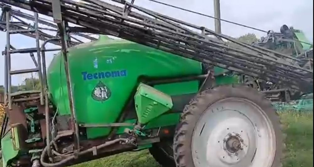 Оприскувач TECNOMA GY30N, шир 24 м, об'єм бочки 2 500, 2011 р, в, GREAT PLAINS TSE 1090, шир. 27 м, 4 куб., електроніка, 2005