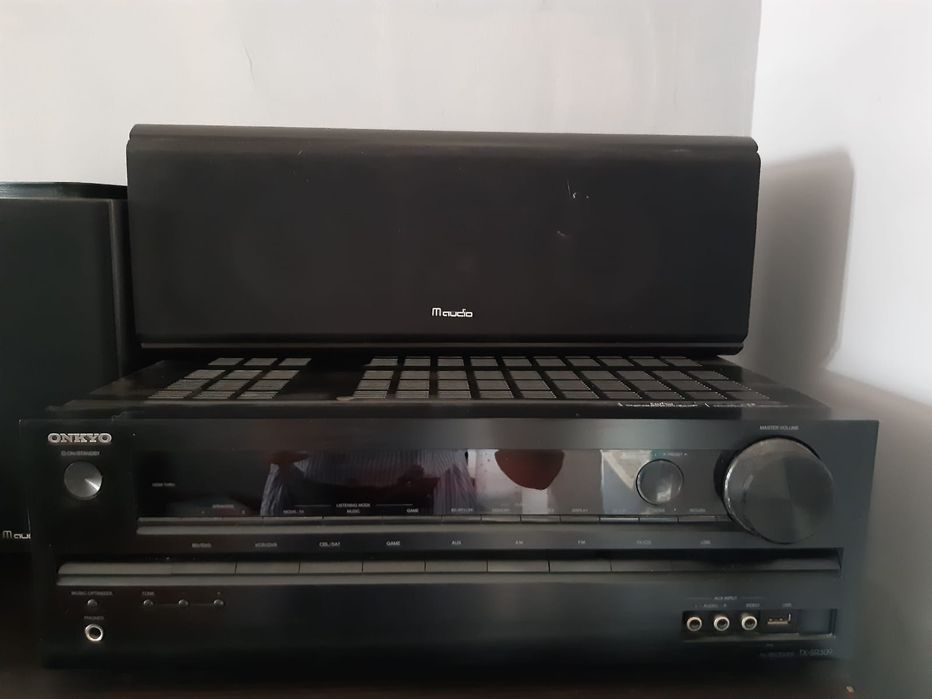 Kolumny głośnikowe 5 sztuk, subwoofer, amplituner