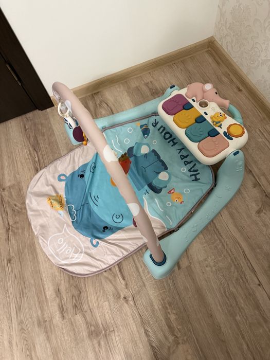 Крісло качалка Chicco :подарунок ходунки штовхалка та коврик для новонароддених.