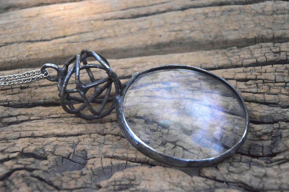 Kula - wisior lupa na łańcuszku