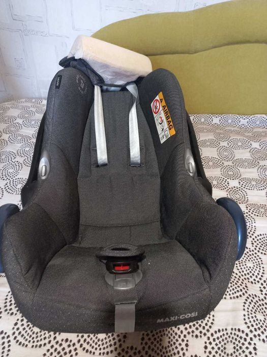 Продам дитяче автокрісло Maxi-Cosi