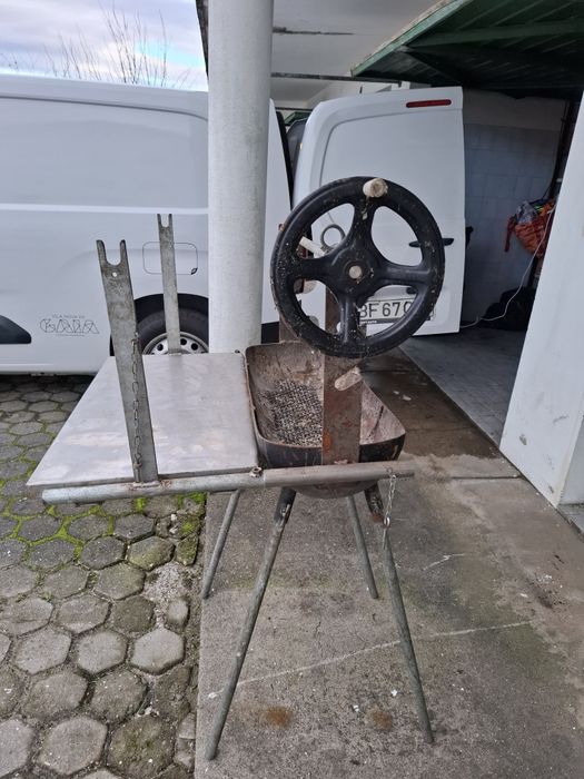 Fogareiro  para grelhados ou pernil