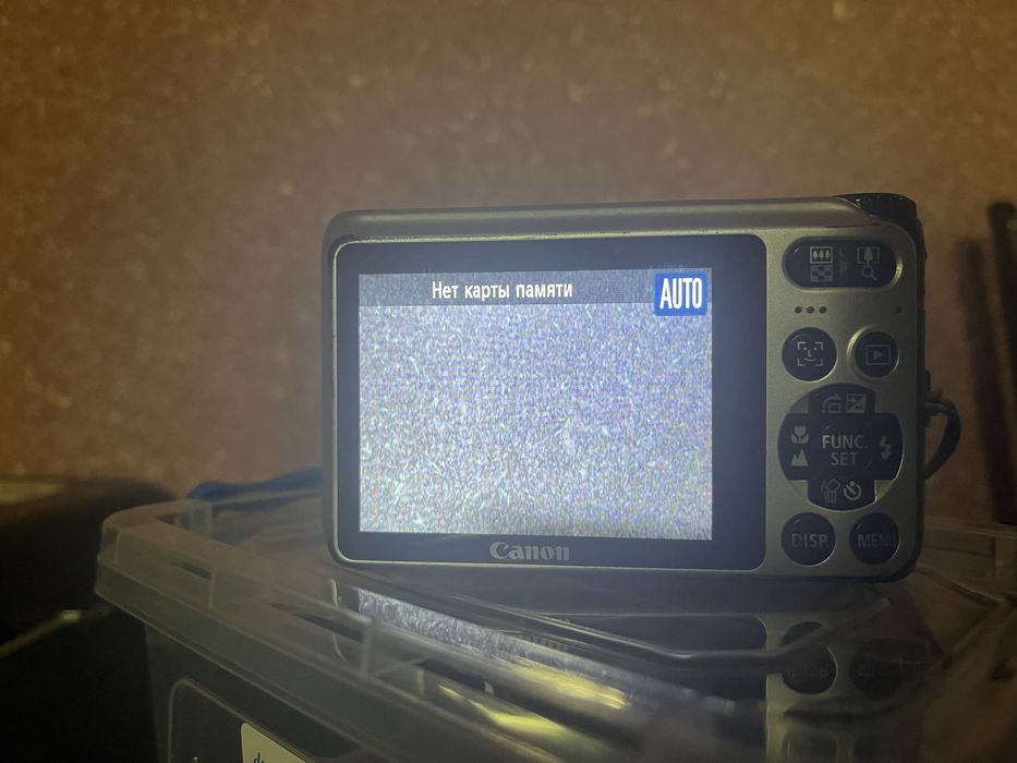 Продаю фотоапарат стан на 8 комплект входить картка память зарядне ні