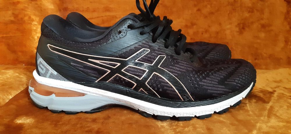 Кроссовки Asics женские лето