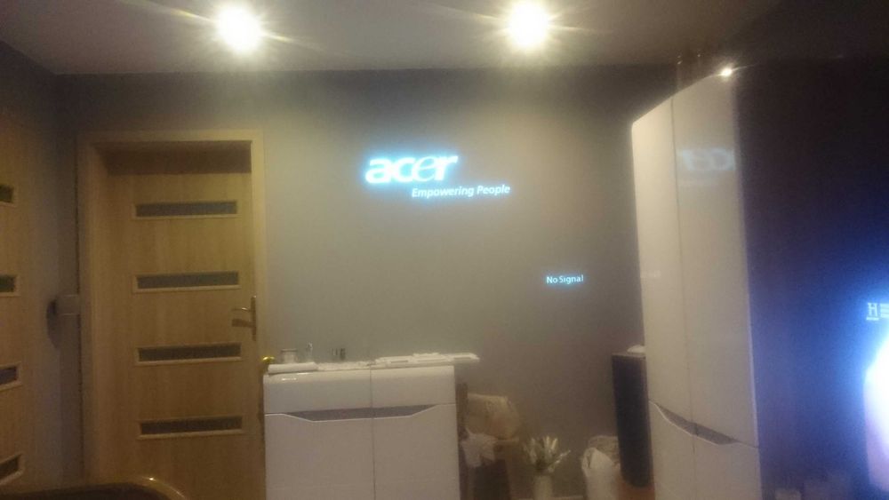 Zamienię projektor multimedialny na Lornetkę