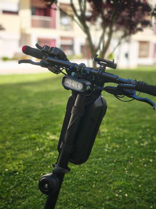 Trotinete Kaabo Mantins 10 pro ,motor duplo 2000w ,60v, 24.5Ah, Capacete , Blusão